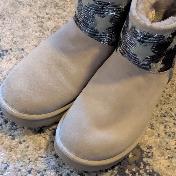 UGG Beige Plush Lined Boots - Picture 4 of 6